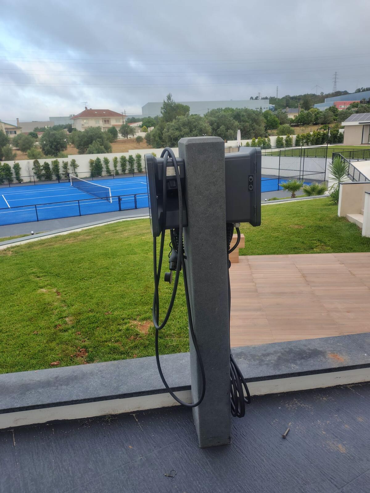 Painel de carregadores domésticos pronto a entrar em serviço — Vialonga